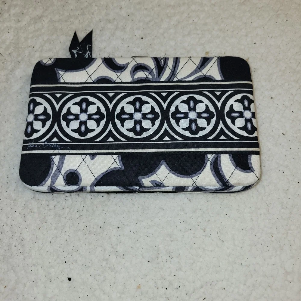 Vera Bradley Quilted‎ Bi Fold Cotton Purse/Wallet/Wristlet - Picture 2 of 6